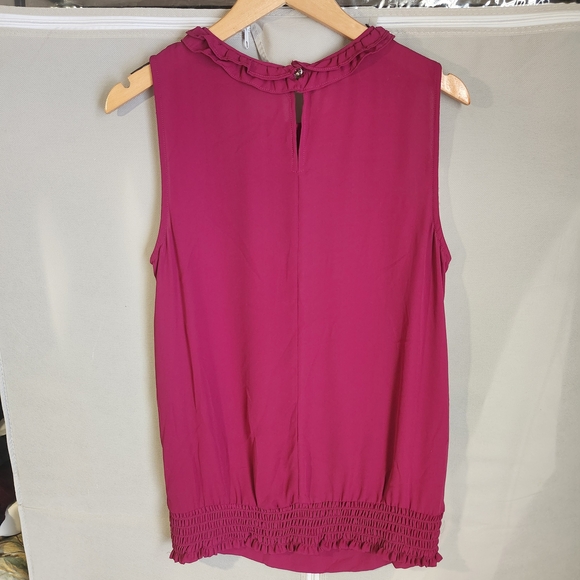 Sleeveless Ruffled Magenta Top - Picture 5 of 8